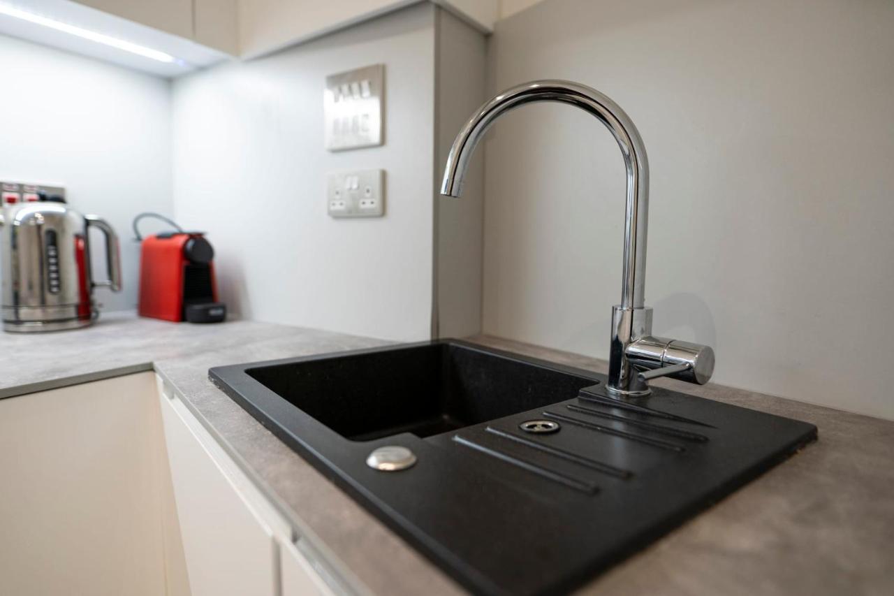 Sylvain Suites-Hosted By Sweetstay Гибралтар Екстериор снимка